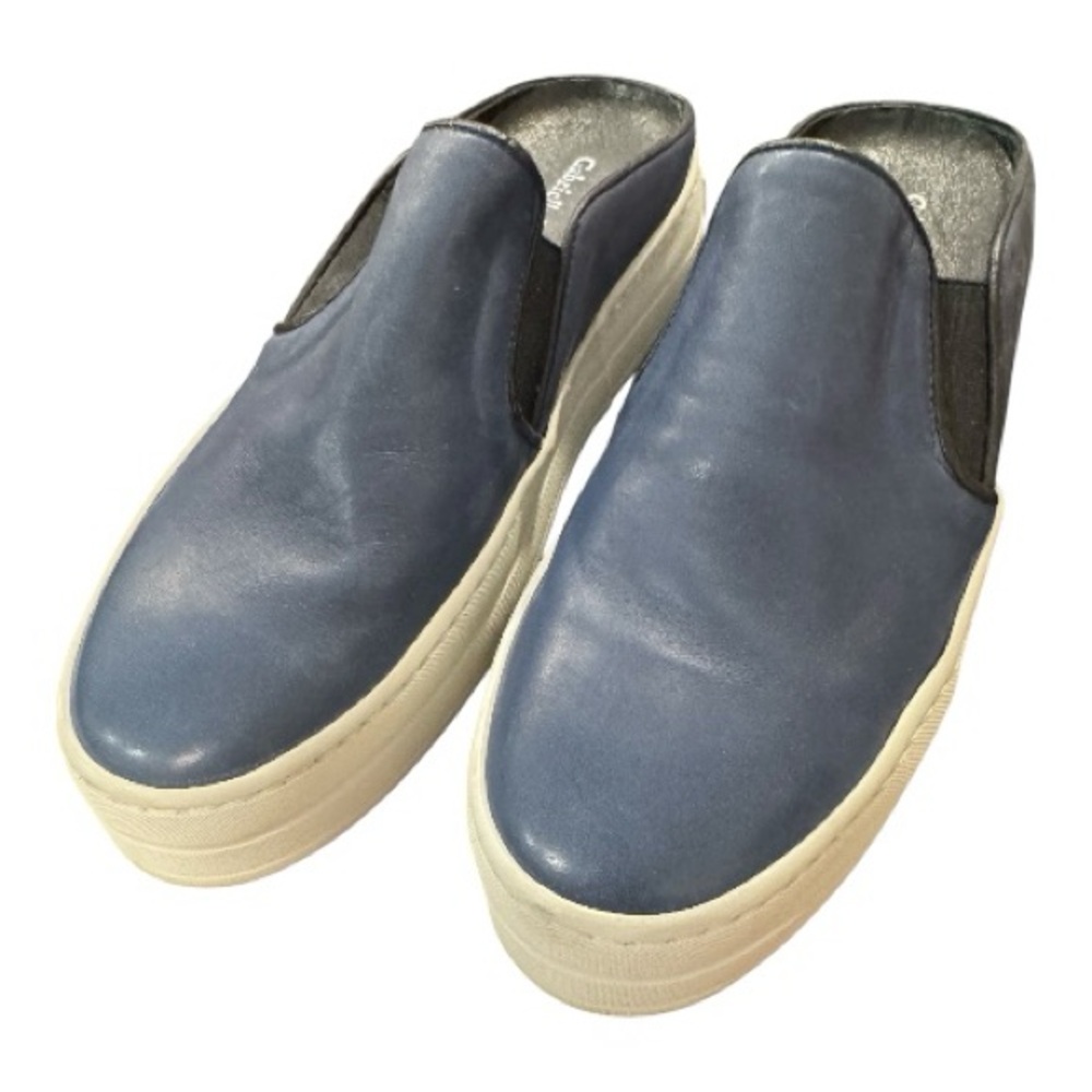 GABRiELlA MICHEL soft blue leather slip on, size 8